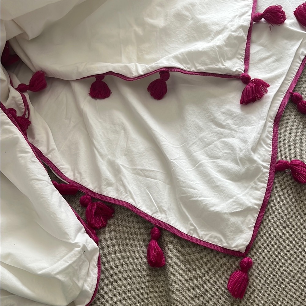 Pottery Barn Teen White/Pink Tassel Duvet Cover (Twin XL) & Euro Pillow